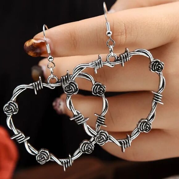 Gothic Heart Earrings w/Barbed Wire and Rose Detail NWOT - Picture 2 of 5